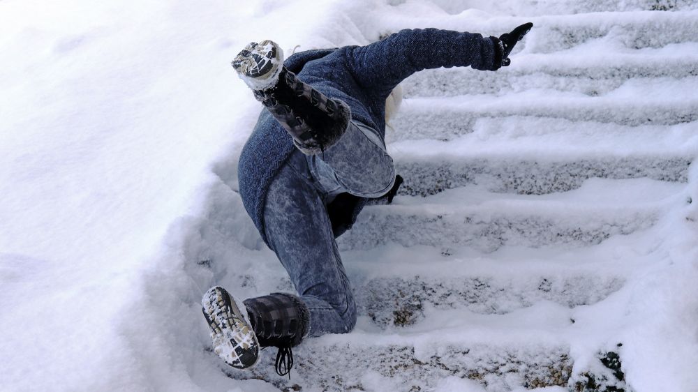 Věda o chůzi po ledovce radí: chodit jako tučňák. Ideálně s vlastním pískem
